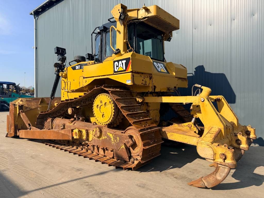 CAT D6T XL