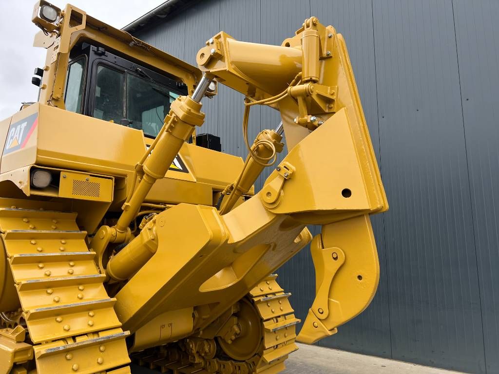 CAT D9T