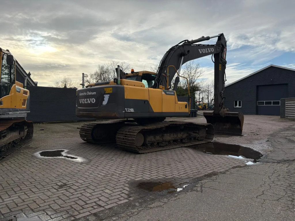 Volvo EC220 DL