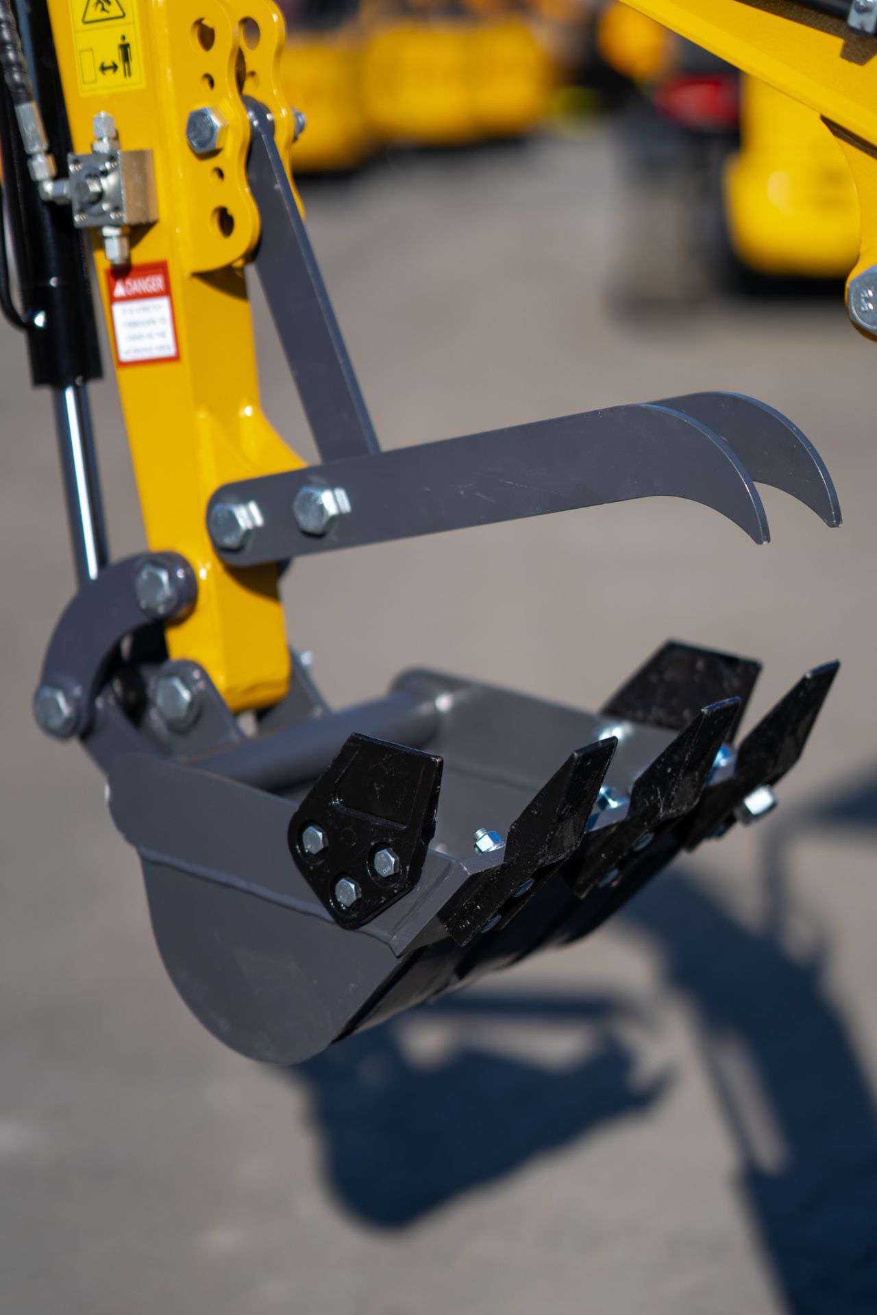 Minigraver Kingway zwenkarm 3 gratis bakken, duim + levering