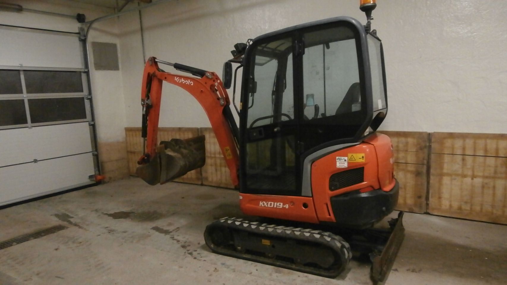 Kubota 19-4 3712 uur €15750,00