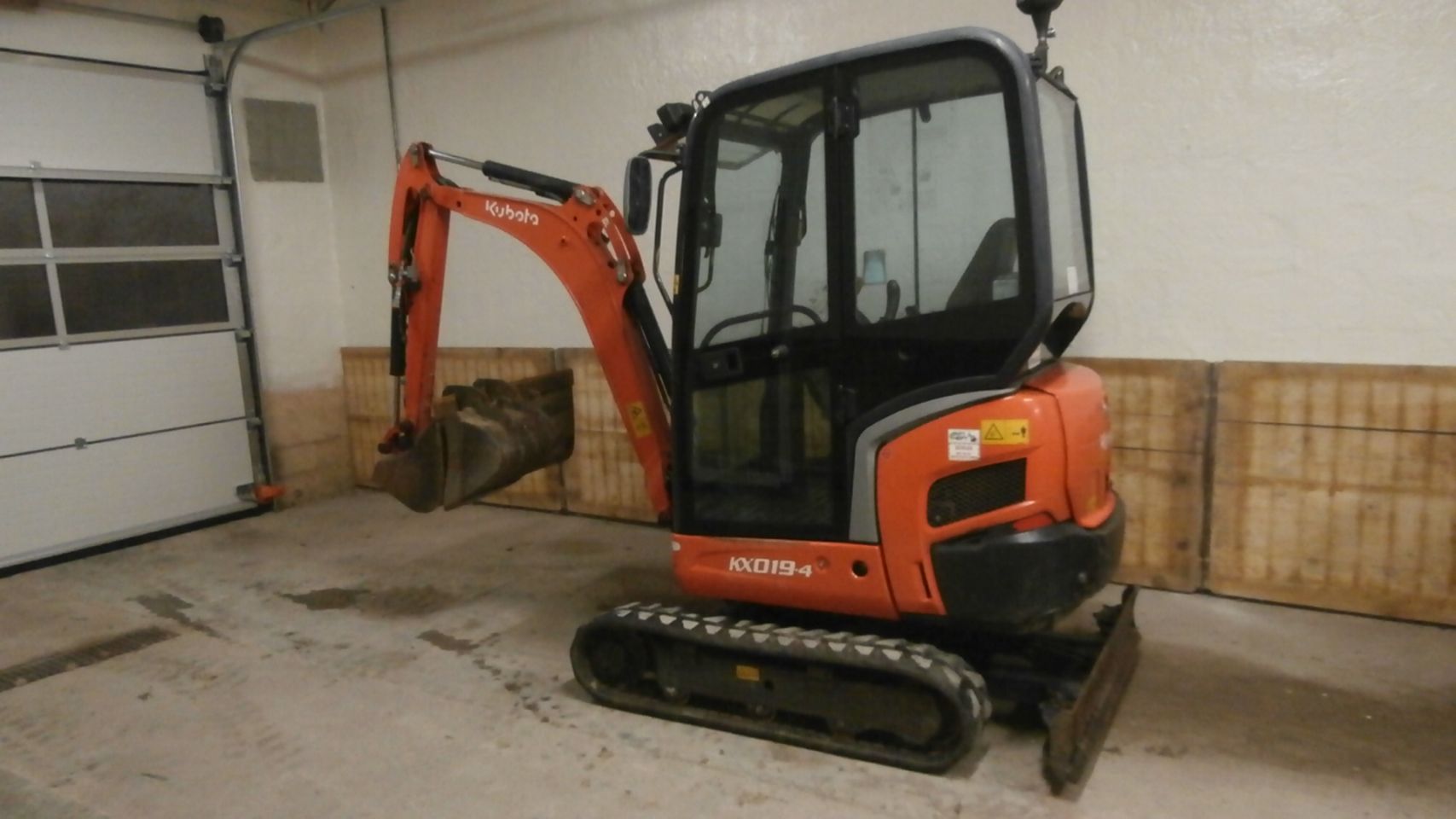 Kubota 19-4 3712 uur €15750,00