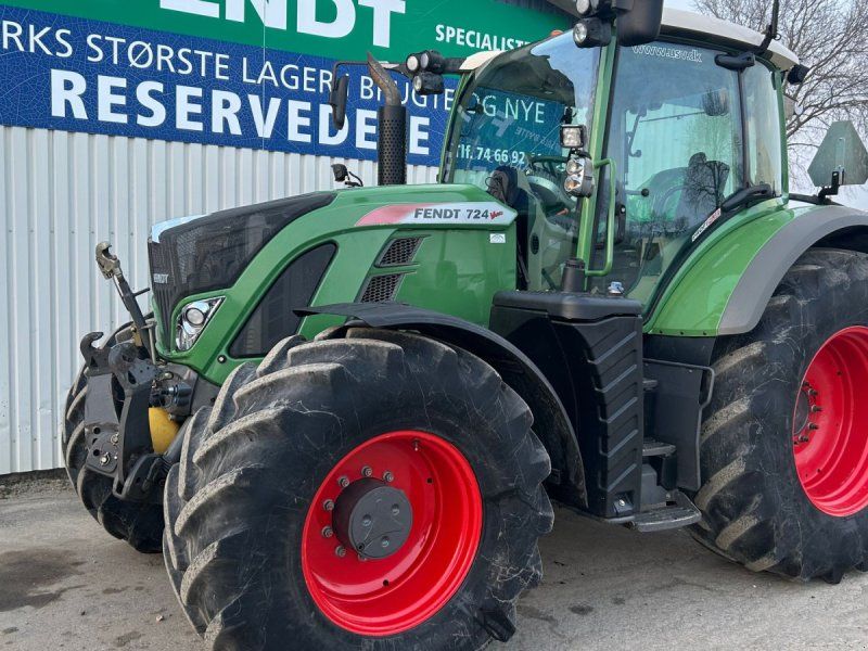 Fendt 724 Vario S4 Profi Plus Med Front PTO