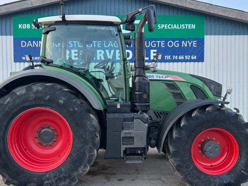 Fendt 724 Vario S4 Profi Plus Med Front PTO