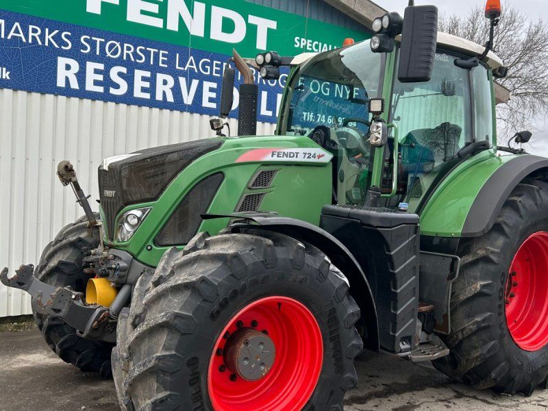 Fendt 724 Vario S4 Profi Plus Med Front PTO
