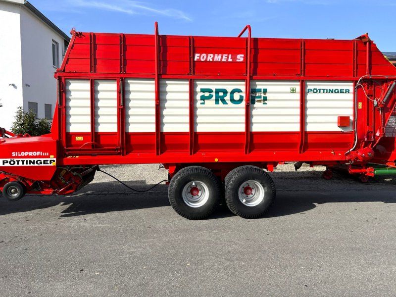 Pöttinger Siloprofi 3 D mit Querförderband und 500-er Breitreifen