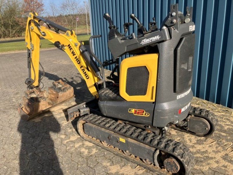 New Holland E12D minigraver