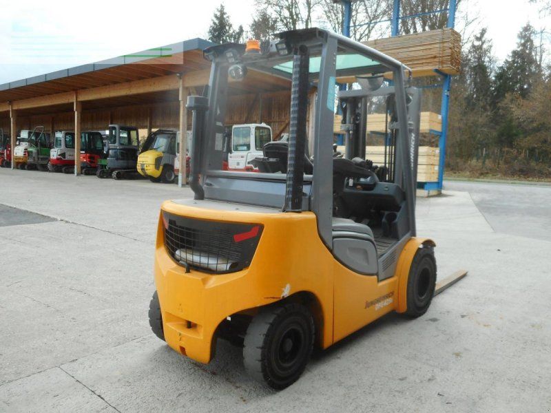 Jungheinrich dfg425s triplex 4,4m + ss + 4. kreis