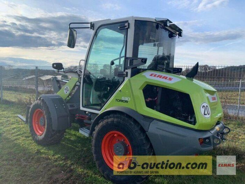 Claas TORION 530 + Palettengabel