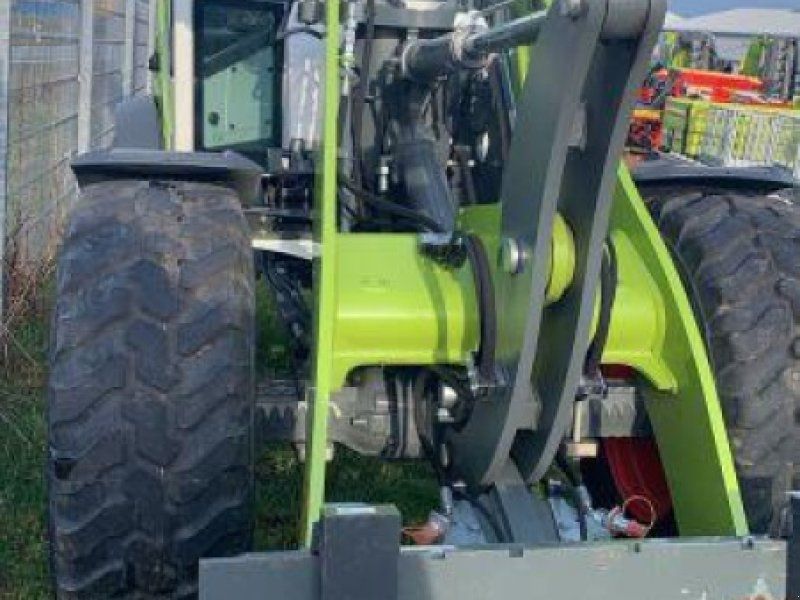 Claas TORION 530 + Palettengabel