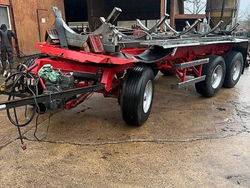 Zubringer Trailer Gülle Fahrgestell 18m³ Güllefass Güllewagen