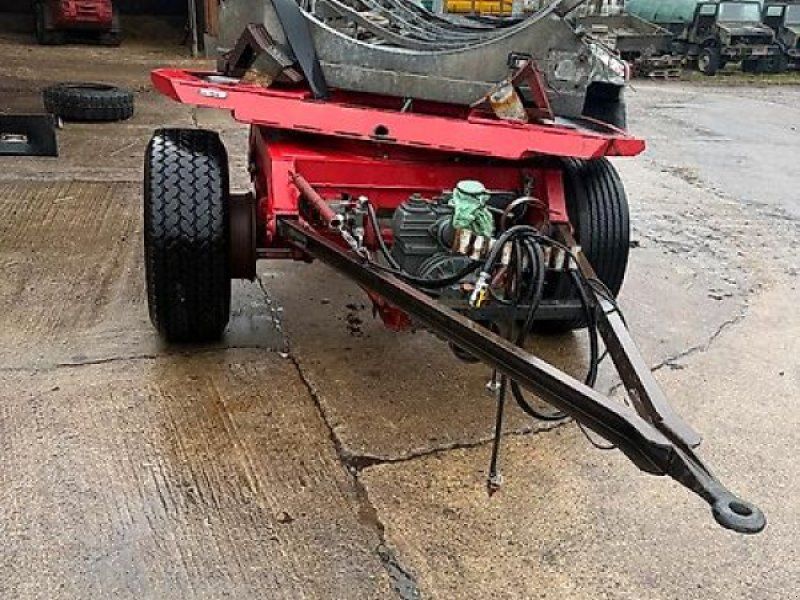 Zubringer Trailer Gülle Fahrgestell 18m³ Güllefass Güllewagen