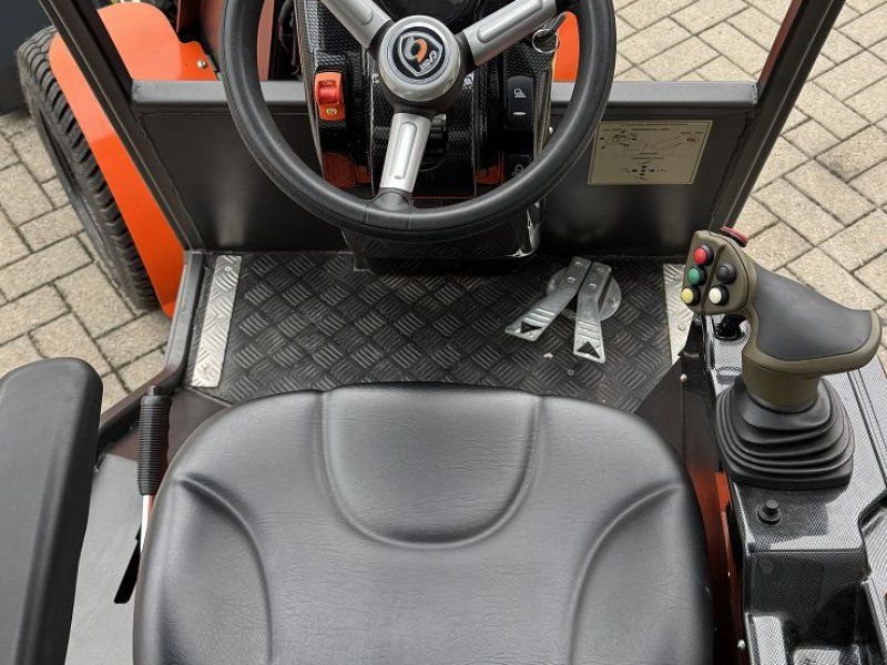 Cast Group 830 D Carbon Hoflader Knicklader lader Avant Multione