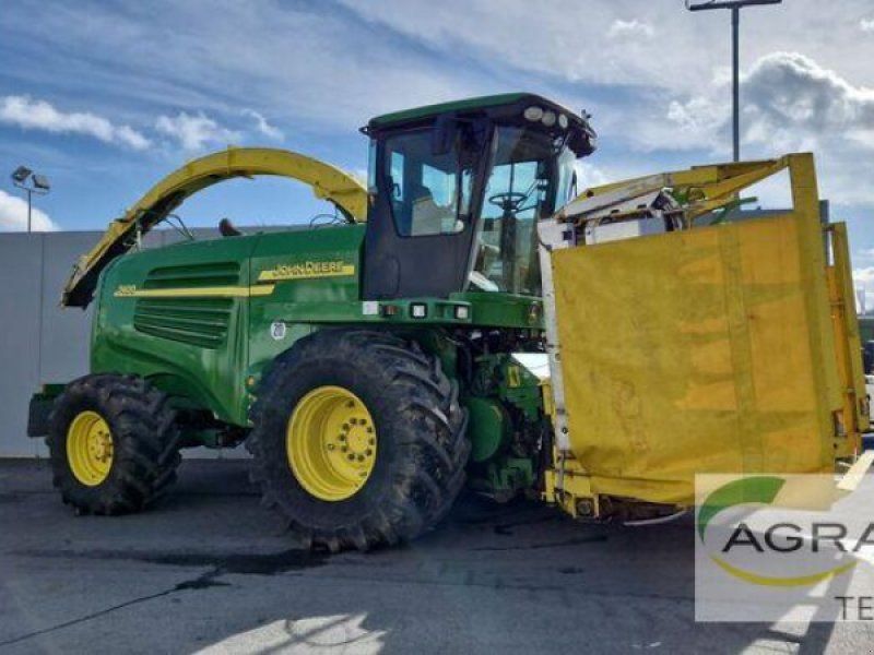 John Deere 7400