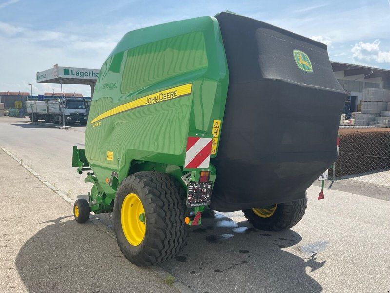 John Deere V451R