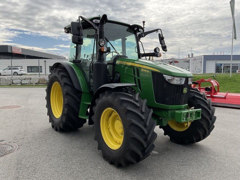 John Deere 5095M