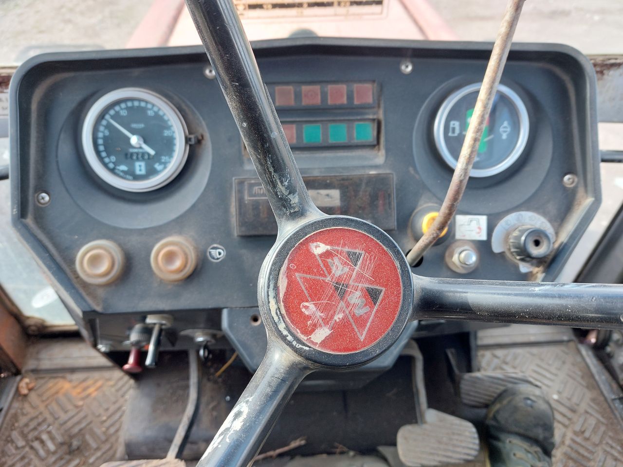 Massey Ferguson 699 4x4