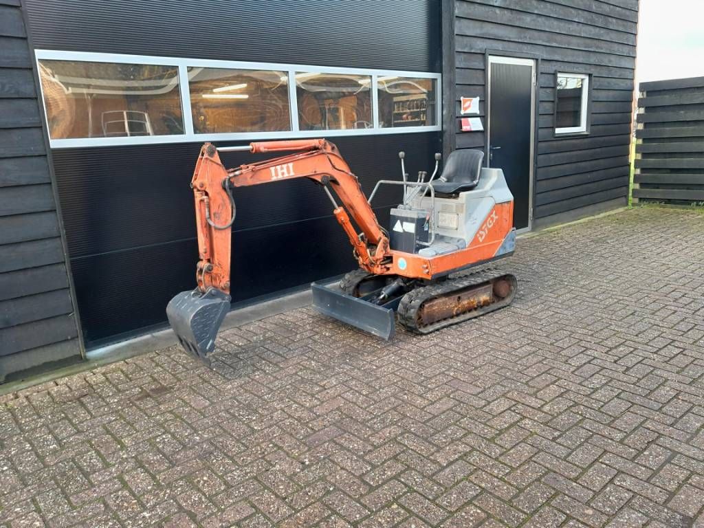 IHI 7 GX minigraver met bak