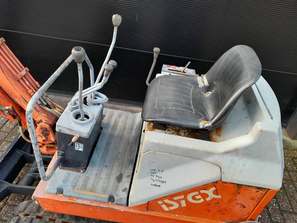 IHI 7 GX minigraver met bak