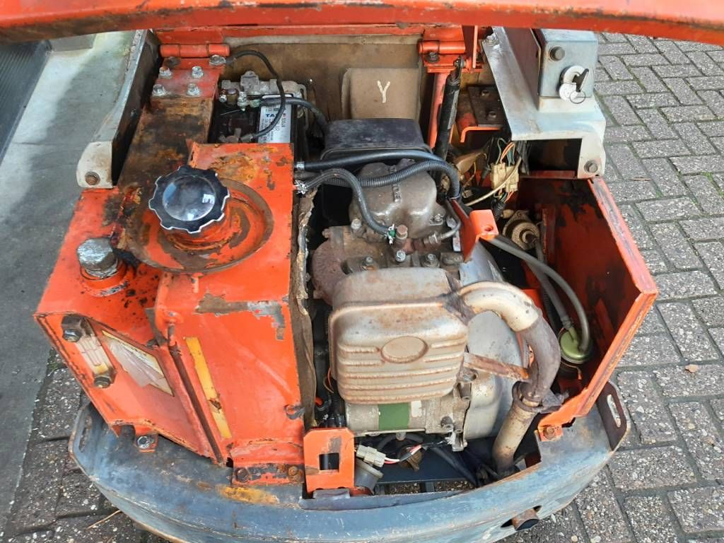 IHI 7 GX minigraver met bak