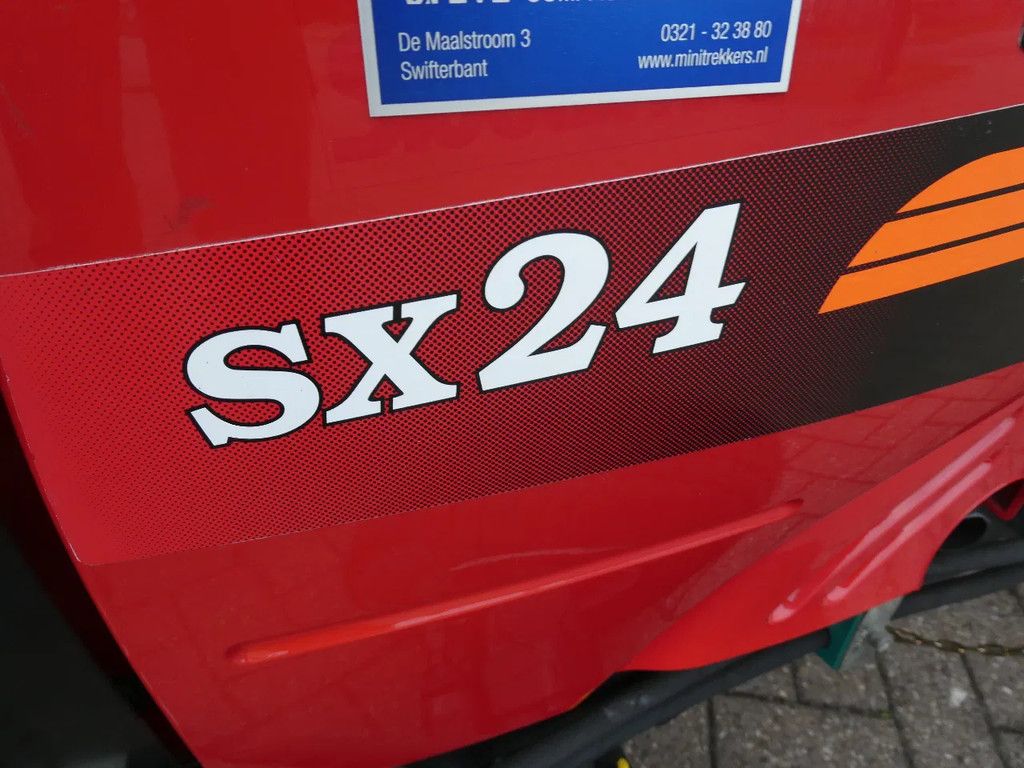 Shibaura SX-24 4wd HST / 01388 Draaiuren / Compleet met frontmaaidek