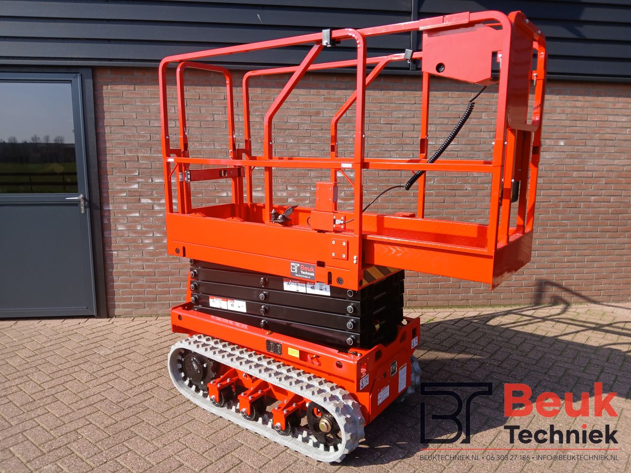 Elektrische Schaarhoogwerker 7.8m – Rups - Compact - Nieuw