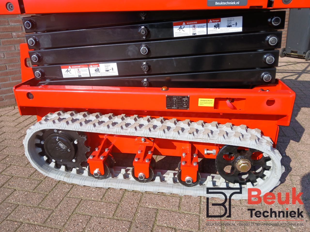 Elektrische Schaarhoogwerker 7.8m – Rups - Compact - Nieuw