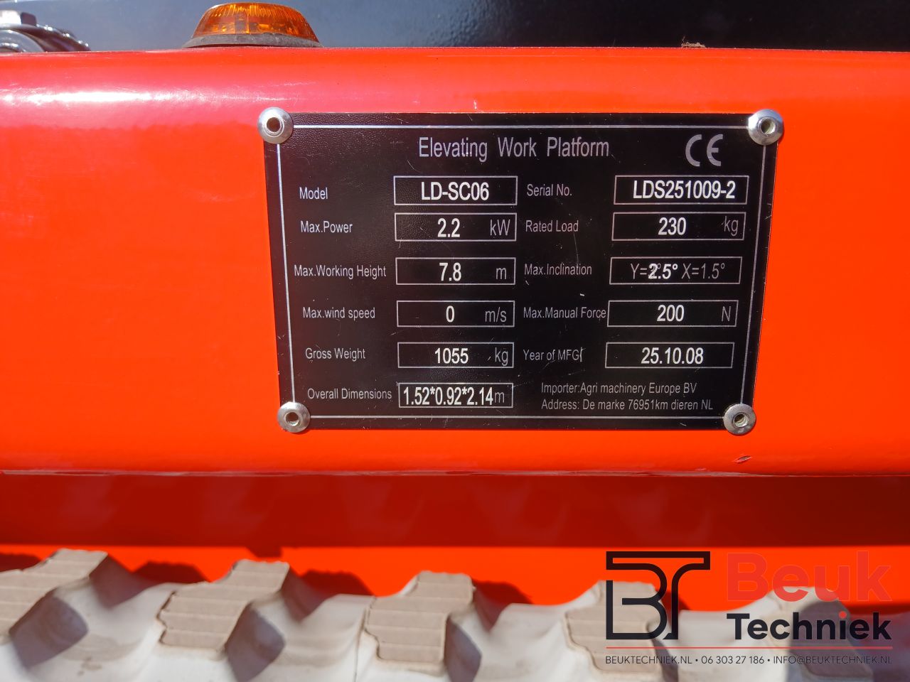 Elektrische Schaarhoogwerker 7.8m – Rups - Compact - Nieuw