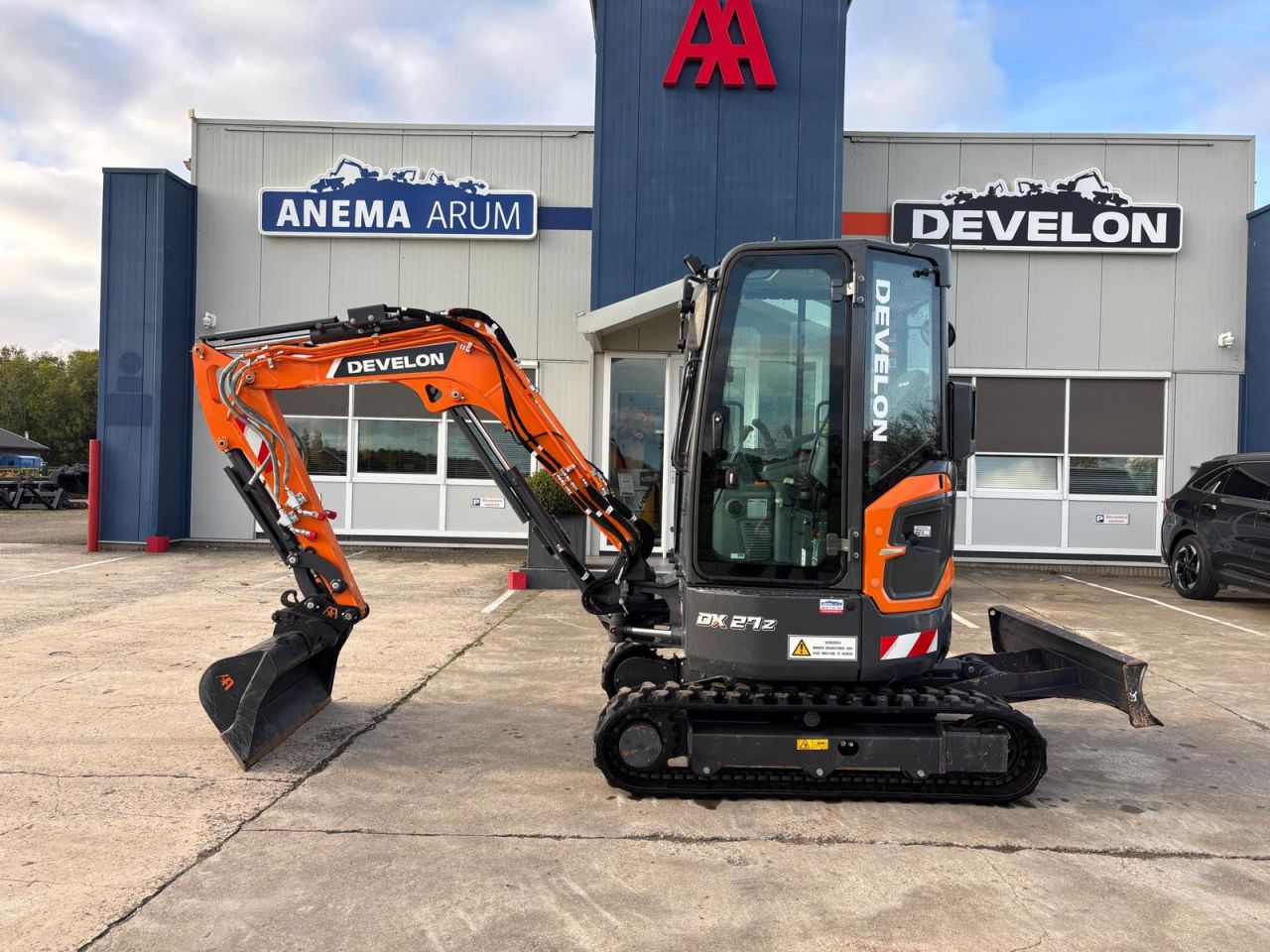 Develon DX27z-7