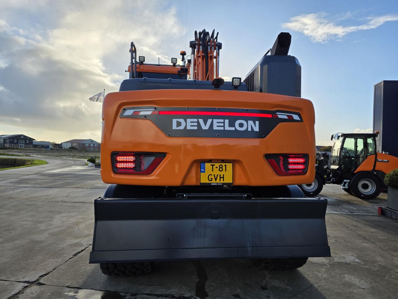 Develon DX140W-7