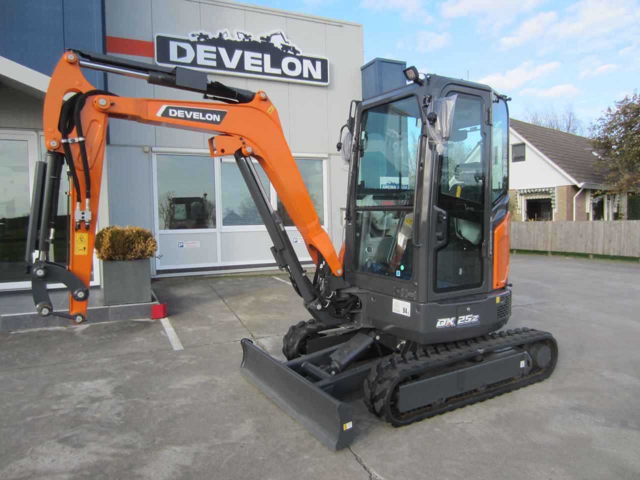 Develon DX25z-7