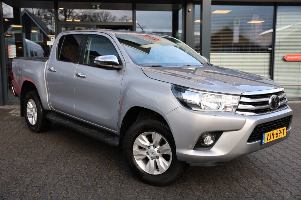 Toyota Hilux 2.4 D-4D DUBBEL CABIN PROFESSIONAL A/T 2 ZITS 4WD VAN