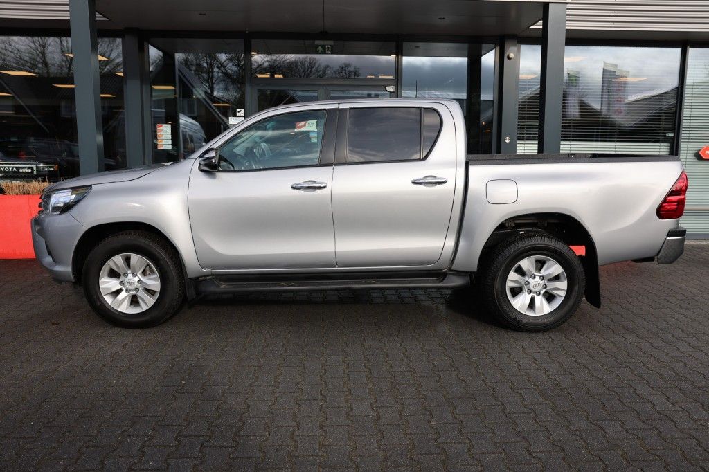 Toyota Hilux 2.4 D-4D DUBBEL CABIN PROFESSIONAL A/T 2 ZITS 4WD VAN