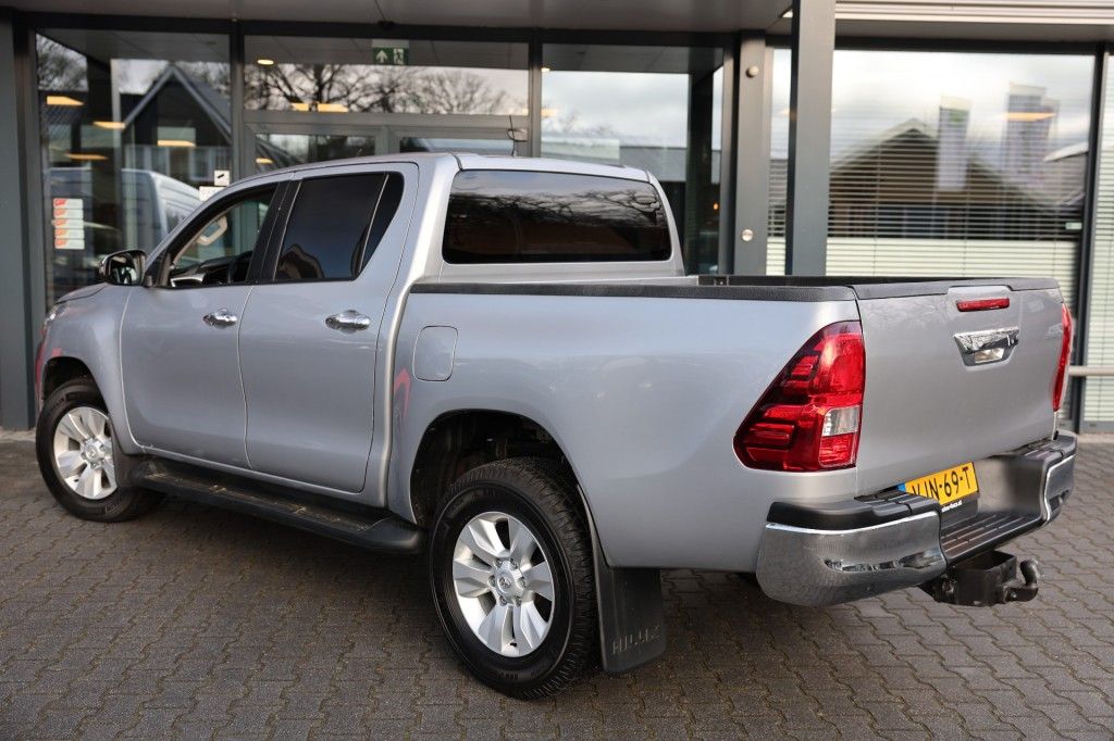 Toyota Hilux 2.4 D-4D DUBBEL CABIN PROFESSIONAL A/T 2 ZITS 4WD VAN