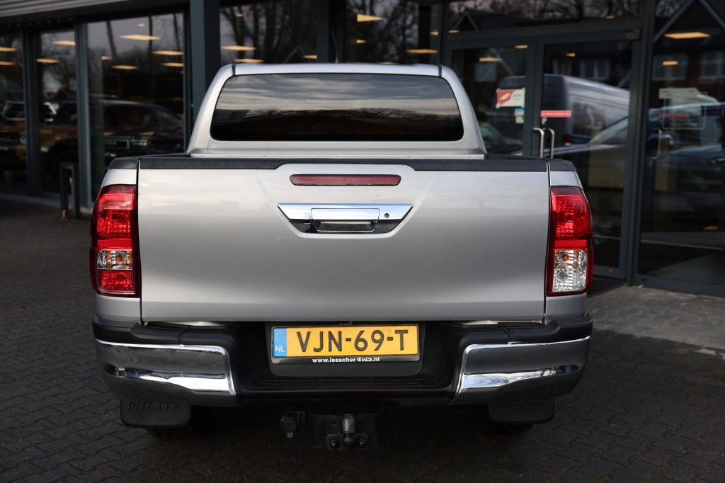 Toyota Hilux 2.4 D-4D DUBBEL CABIN PROFESSIONAL A/T 2 ZITS 4WD VAN