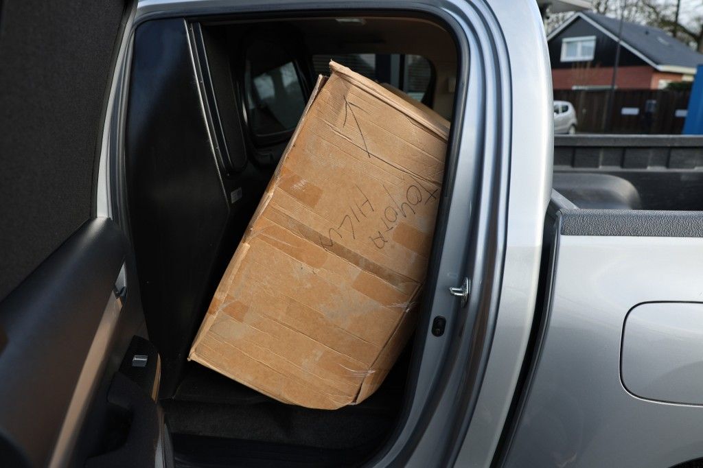 Toyota Hilux 2.4 D-4D DUBBEL CABIN PROFESSIONAL A/T 2 ZITS 4WD VAN