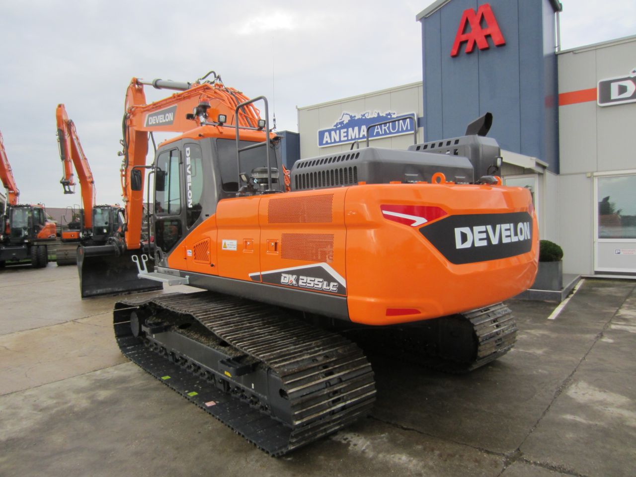 Develon DX255LC-7
