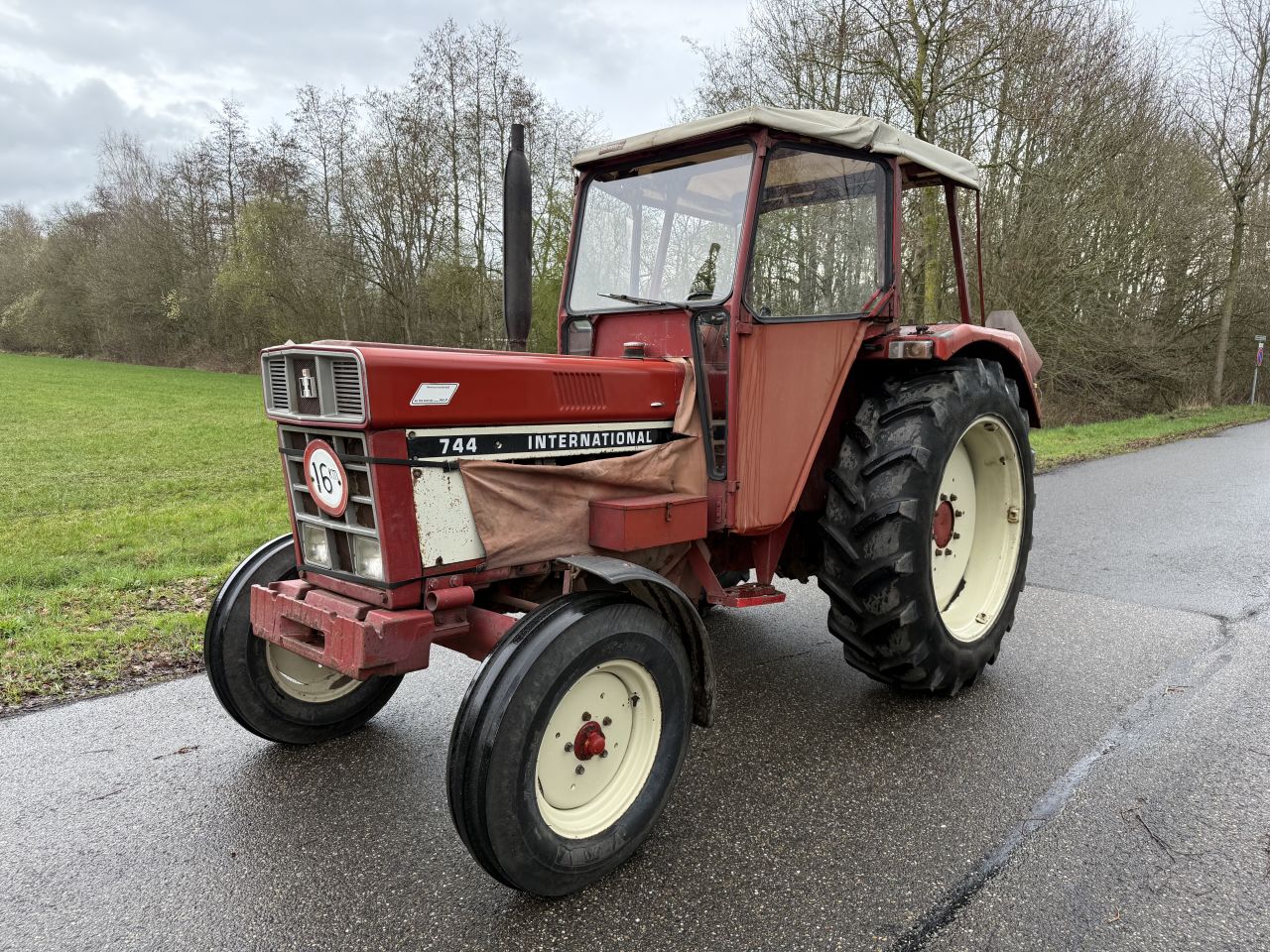 International 744