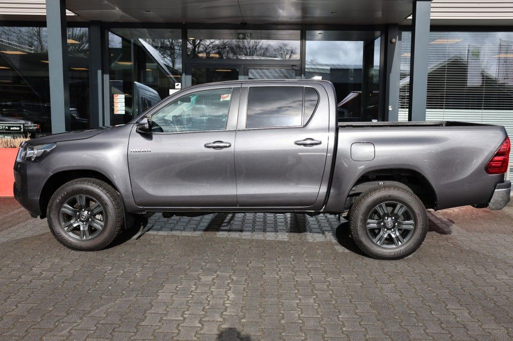 Toyota Hilux 2.4 D-4D DUBBEL CABIN PROFESSIONAL A/T 2 ZITS 4WD VAN