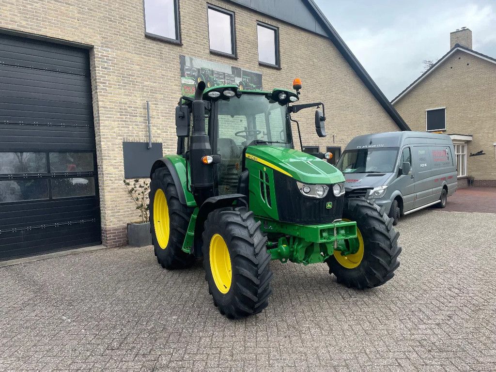 John Deere 6100M