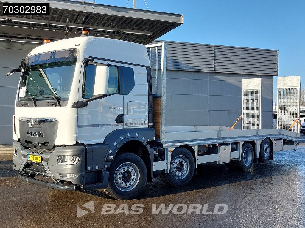 MAN TGS 35.520 8X2 NEW! Oprijwagen Machine transporter Hydraulic ramps Lift+Steering axle