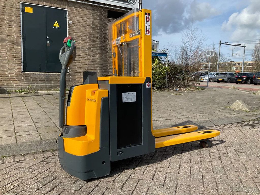 Jungheinrich EJD220 2000KG 2.00METER STAPELAAR / HEFTRUCK