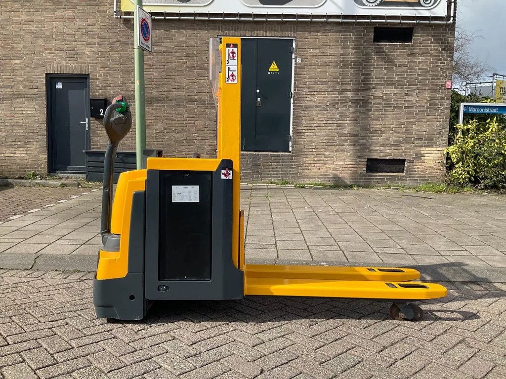Jungheinrich EJD220 2000KG 2.00METER STAPELAAR / HEFTRUCK