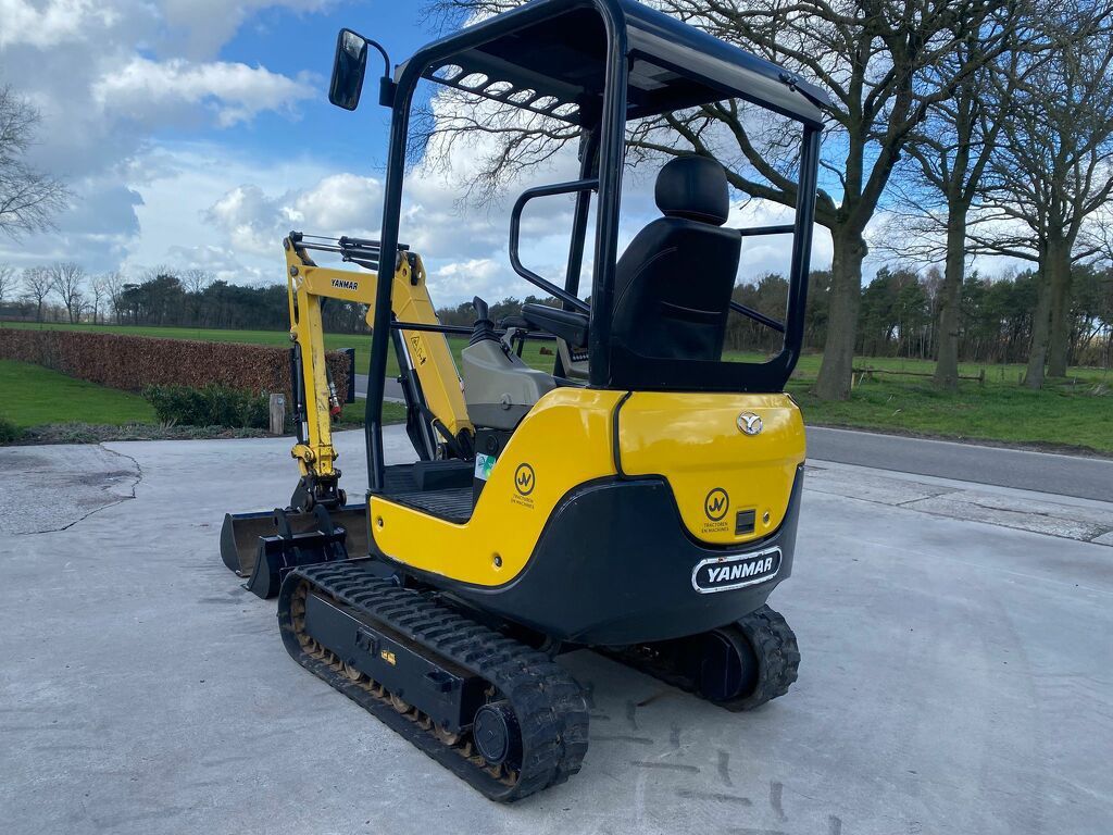Yanmar sv18 minigraver