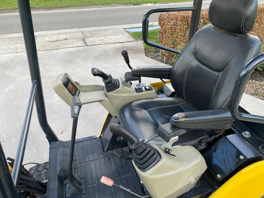 Yanmar sv18 minigraver