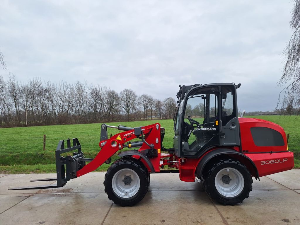 Weidemann 3080LP shovel