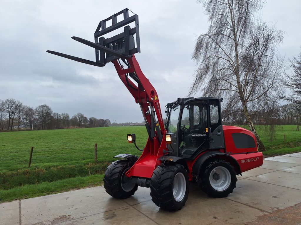 Weidemann 3080LP shovel