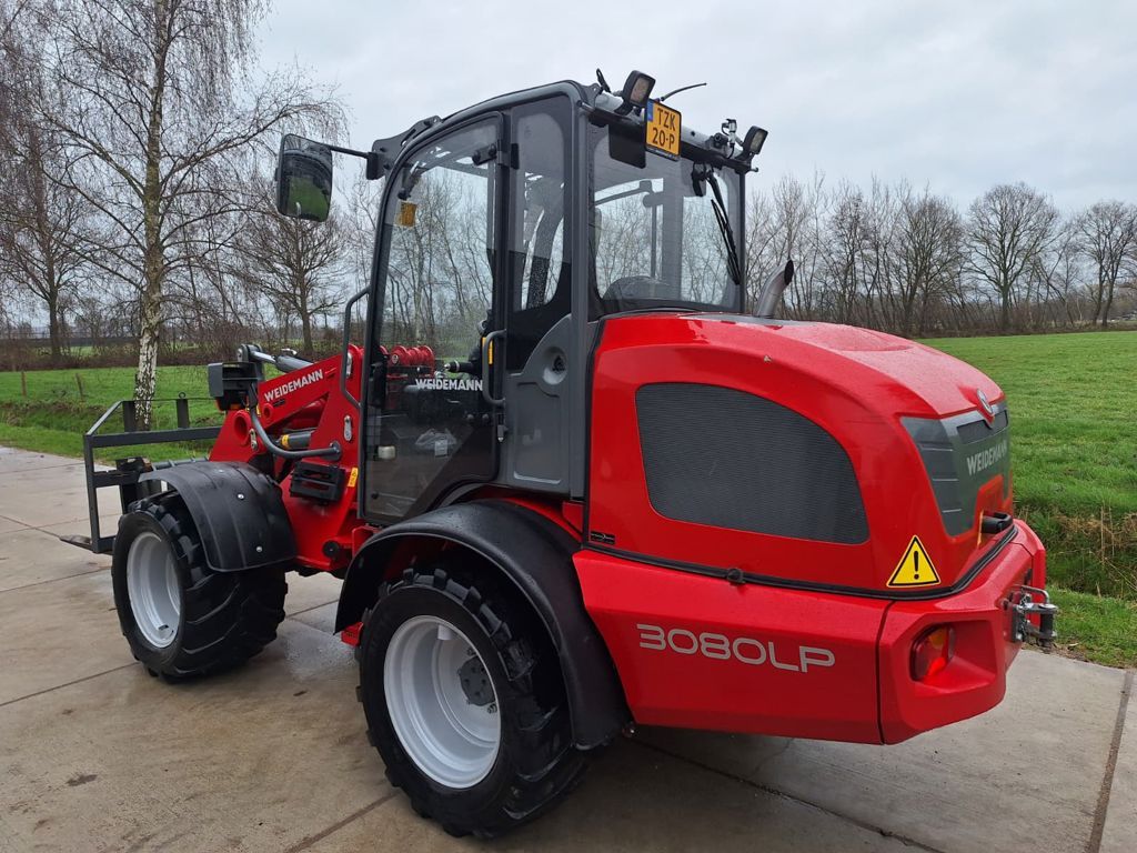 Weidemann 3080LP shovel