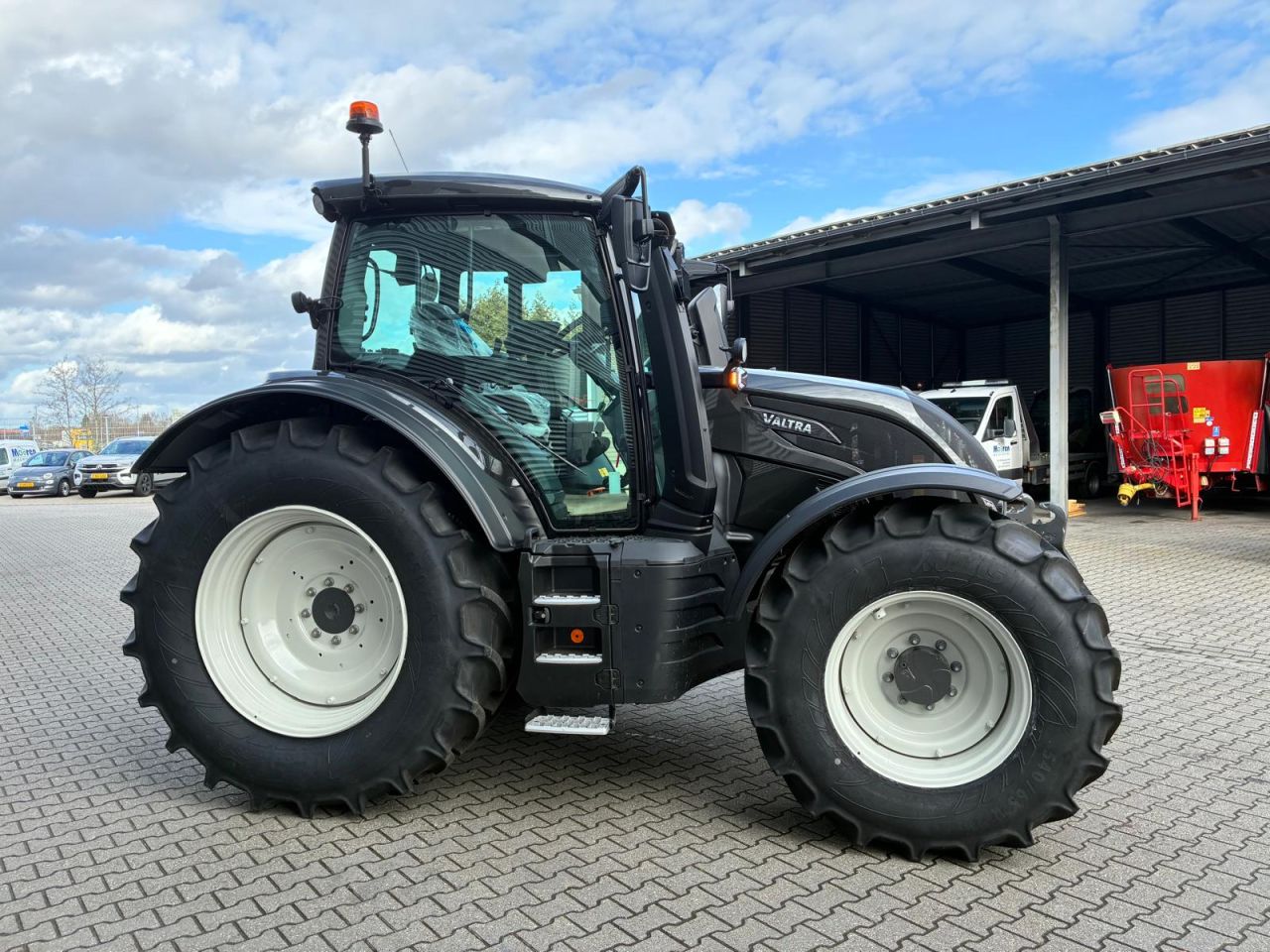 Valtra N175 Direct tractor