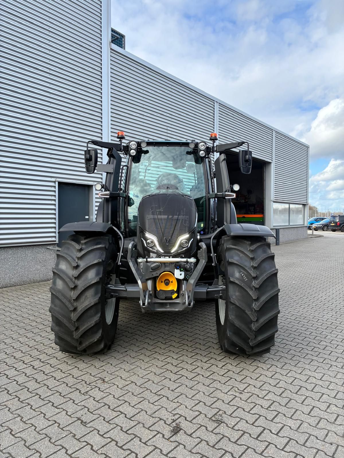 Valtra N175 Direct tractor